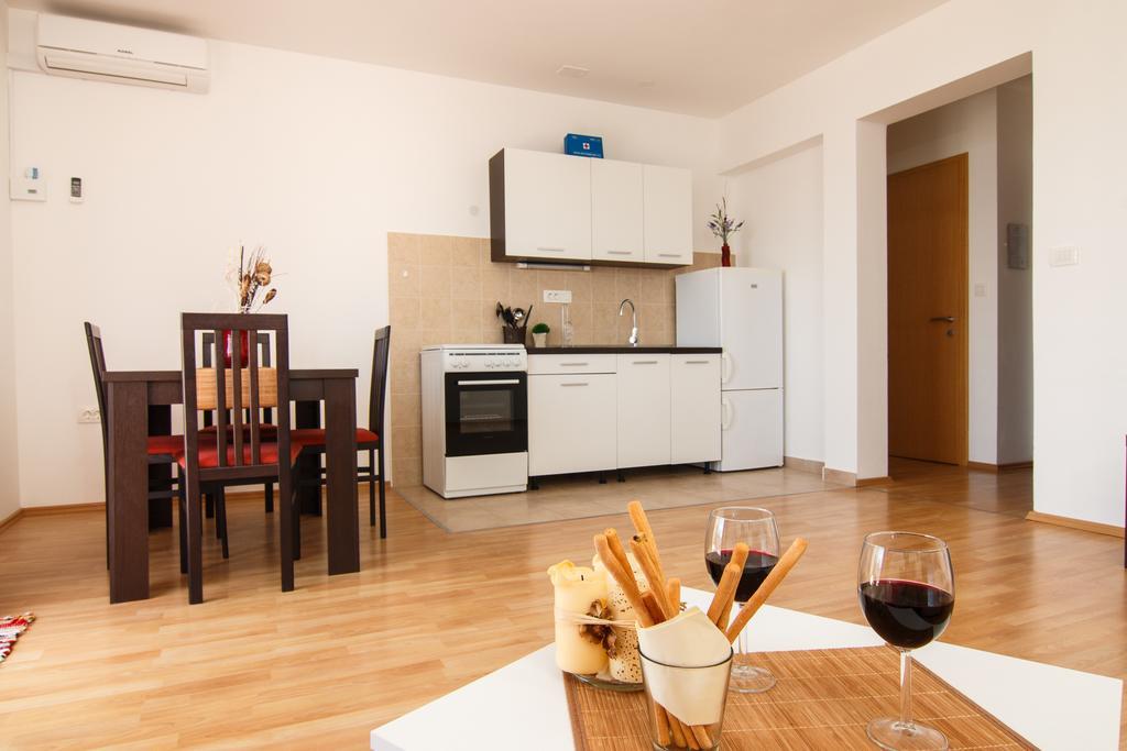 Apartments Villa Stari Koko Omiš Екстериор снимка